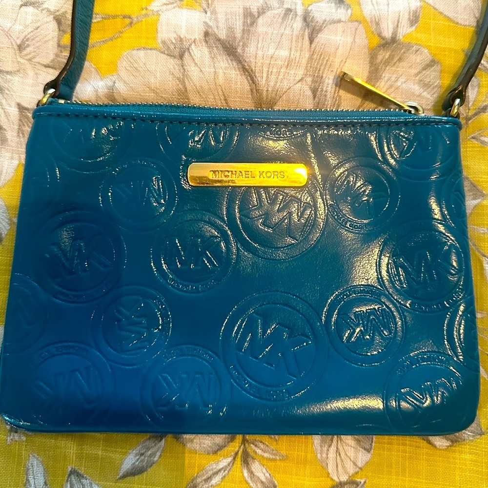 Vintage, Michael Kors Signature Patent Crossbody - Picture 11 of 11